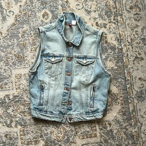 Sleeveless Jean jacket